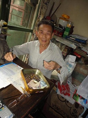 上海陈琦：每天捐出3元 每天做件善事