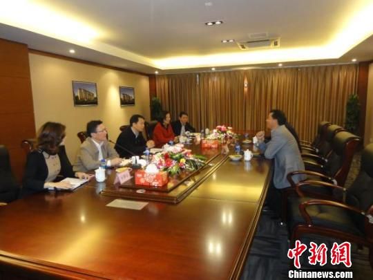 上海金山区区长深入侨资企业走访 肯定侨企贡献